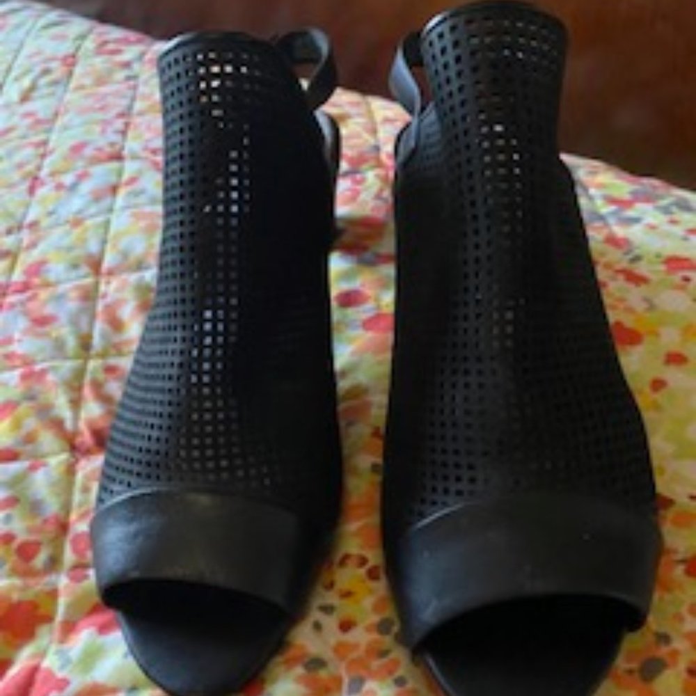 Black Slingback Sandals Size 11M